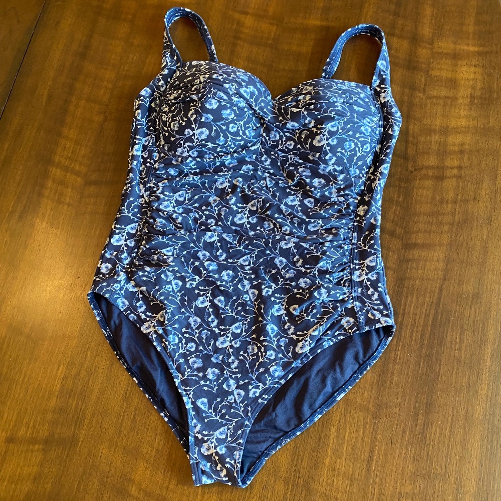 Nip Tuck ladies swim suit size 12